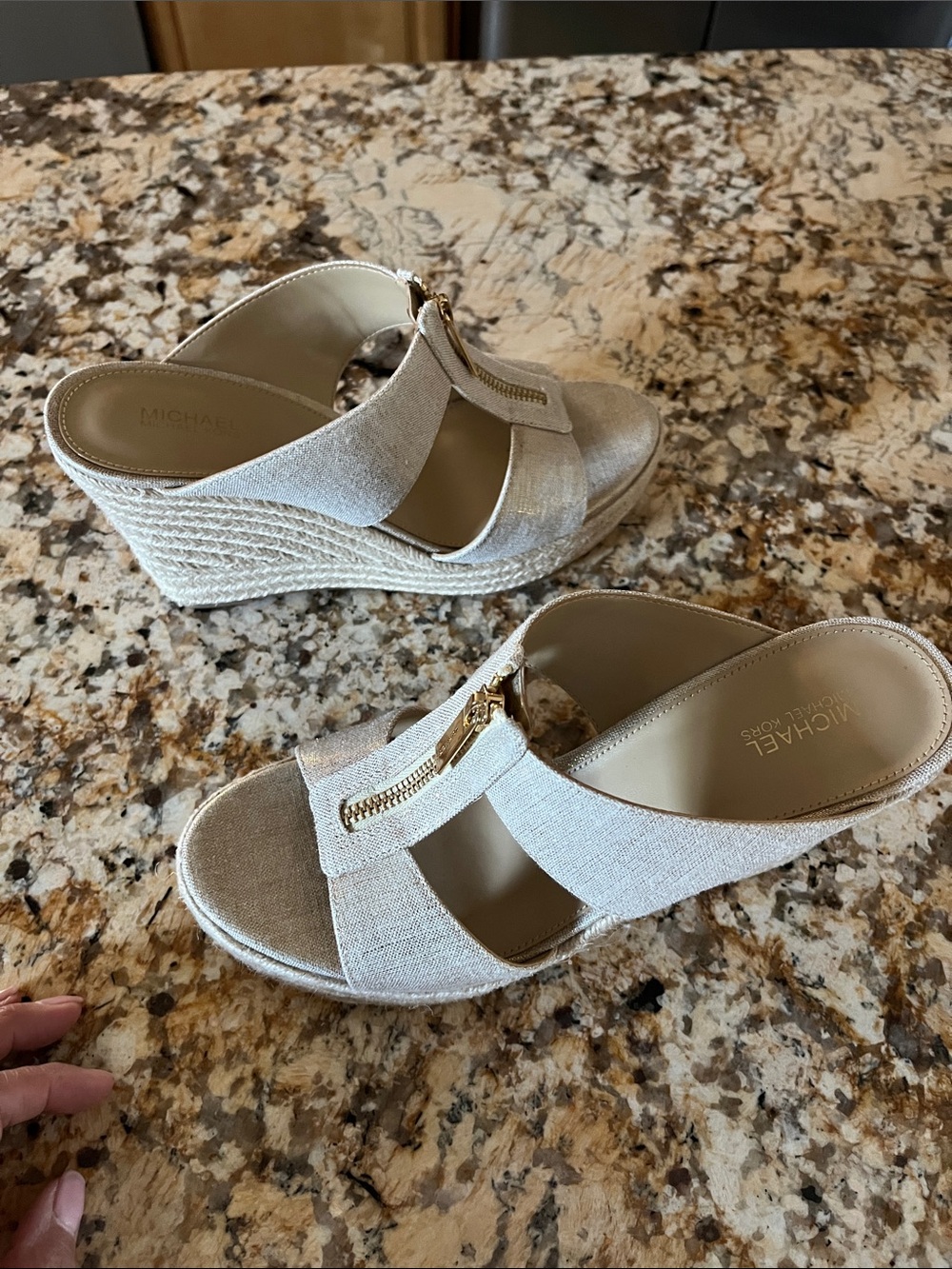 MICHAEL Michael Kors Metallic Gold Linen Espadrille Wedge Sandals size 8.5